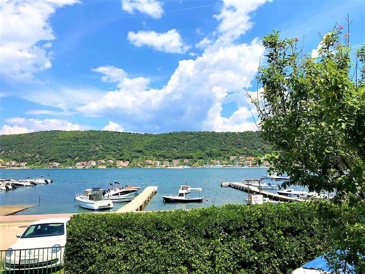 Apartments With Boat Mooring Marija Supetarska Draga Exterior photo