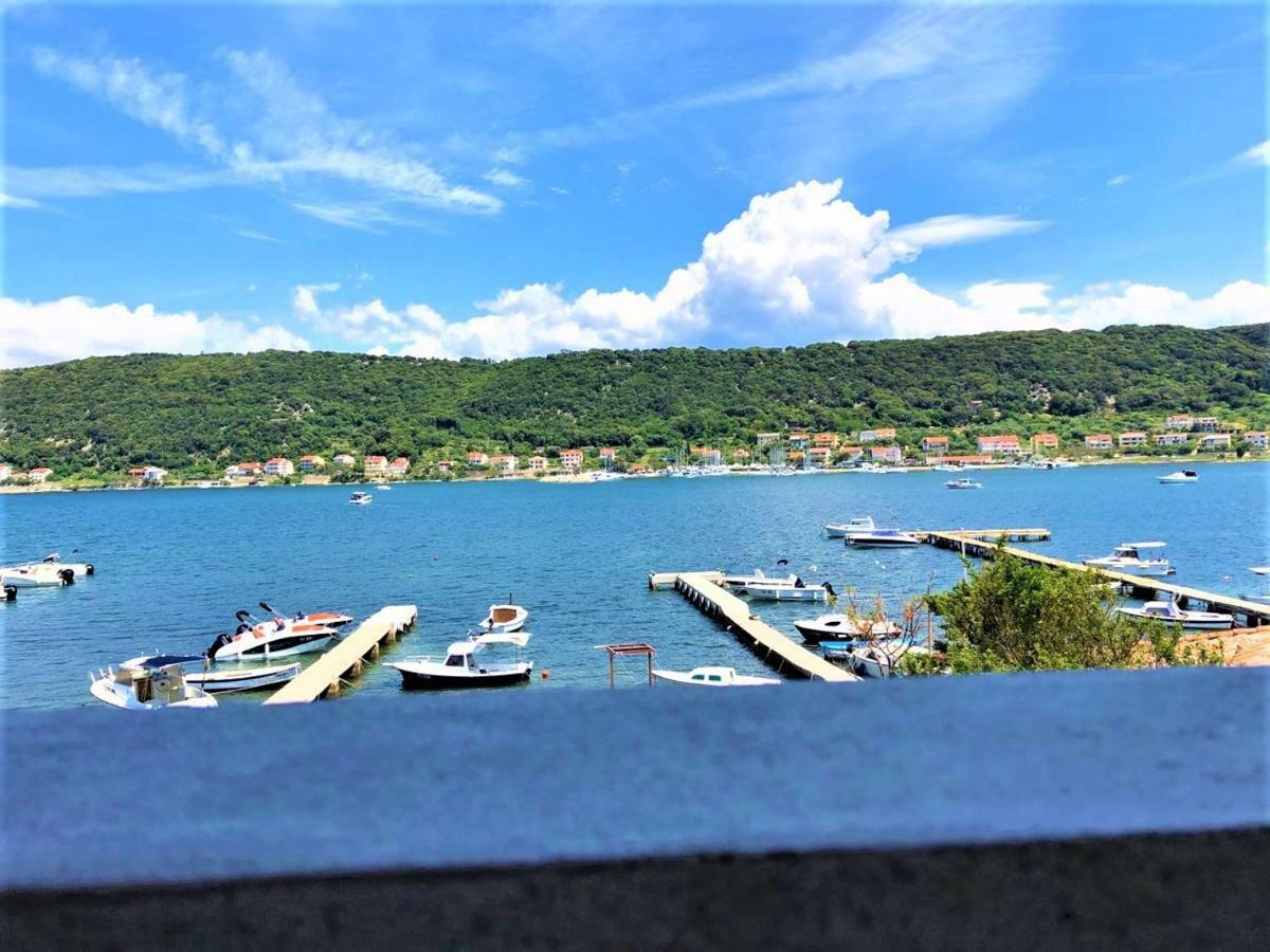 Apartments With Boat Mooring Marija Supetarska Draga Exterior photo