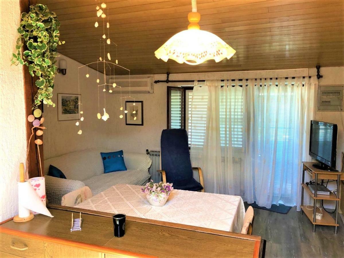Apartments With Boat Mooring Marija Supetarska Draga Exterior photo